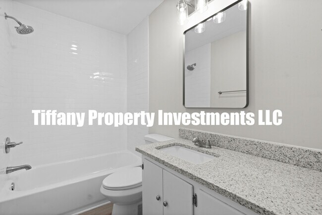 Building Photo - 119 N Jack St