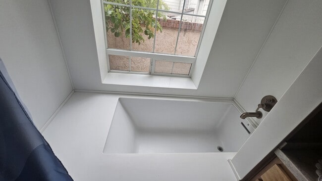 Building Photo - 236 W Frances Willard Ave