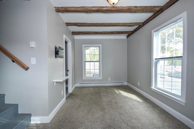 Building Photo - 5 Fern Ct