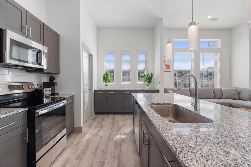 Building Photo - 12100 1/2 Ferrystone Glen Drive-SI FL4-ID1240337P