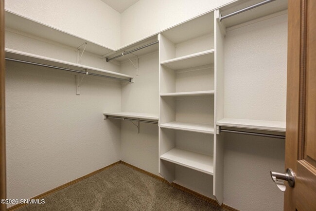 Building Photo - 1320 Golf Club Rd