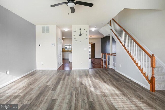 Building Photo - 2887 Falkirk Alley