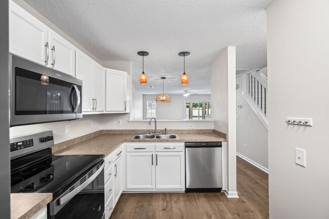 Building Photo - 3574 Evergreen Way