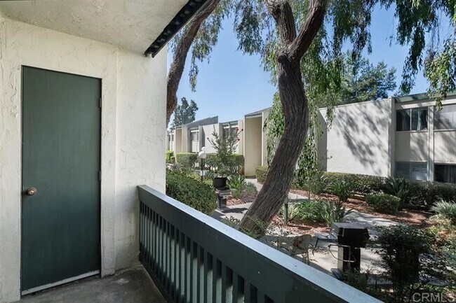 Building Photo - Modern 3 Bedroom, 2 Bath Completely Remodeled Condo