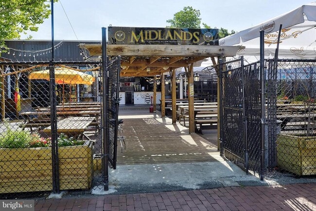 Building Photo - 737 Morton St NW