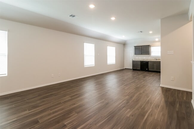 Building Photo - 2545 Coho Dr