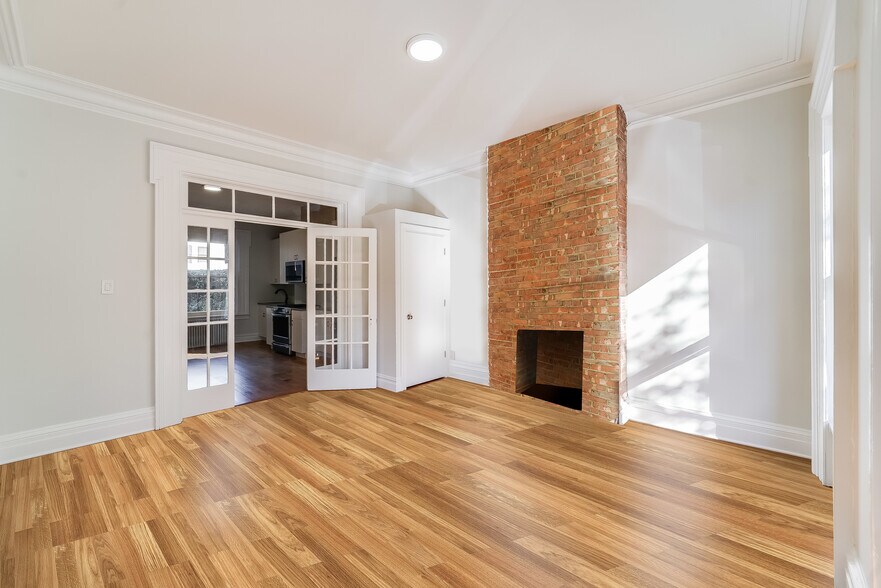 Building Photo - 266 3rd St
