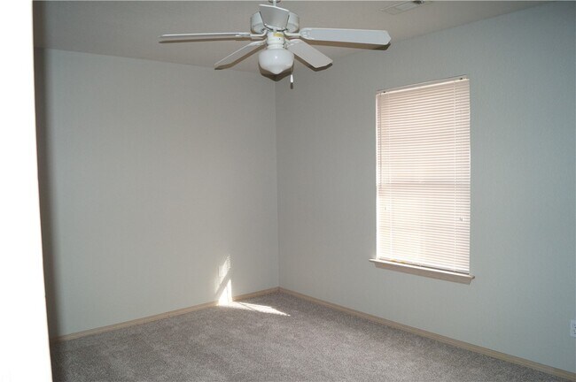 Building Photo - 67 Dakota Trail