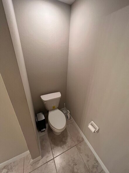 Building Photo - 2834 NW 25th Ln