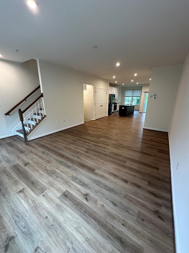 Building Photo - 1104 Thomas Trl