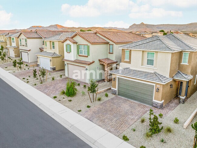 Building Photo - 11111 Magallanes St