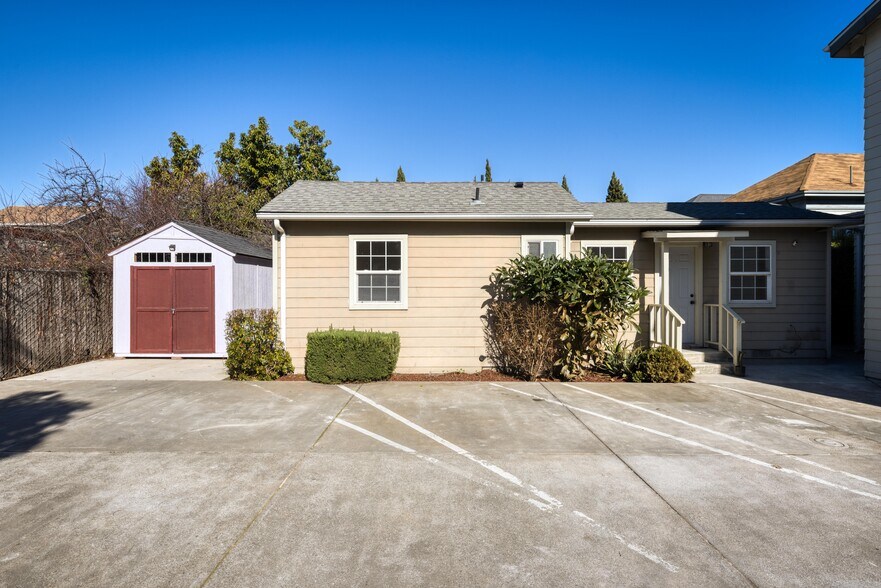 Building Photo - 2913 Filbert St