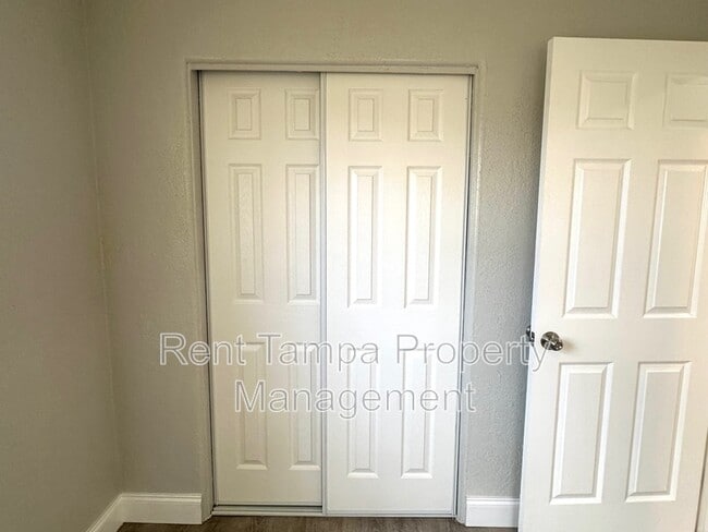 Building Photo - 1036 1/2 19th Street South - Upper