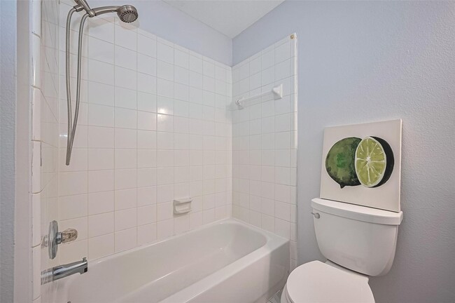 Building Photo - 5914 Clerkenwell Dr