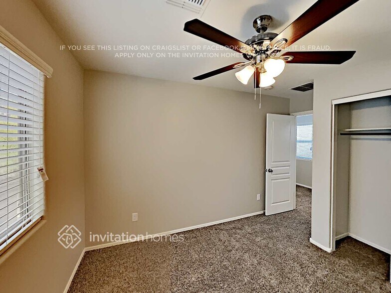 Building Photo - 3761 E Flamingo Way