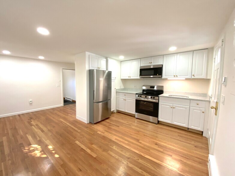 Building Photo - 197 W Wyoming Ave