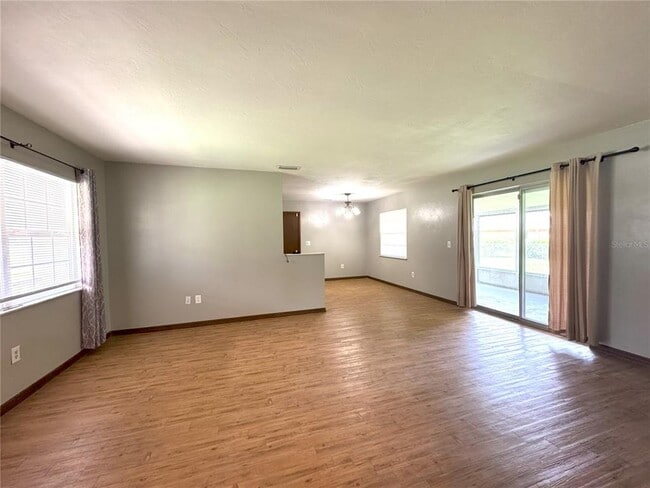 Building Photo - 6001 E Penrose St