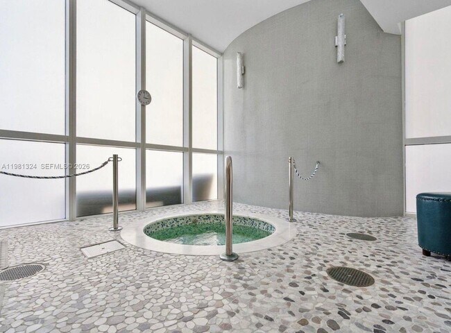 Building Photo - 18101 Collins Ave