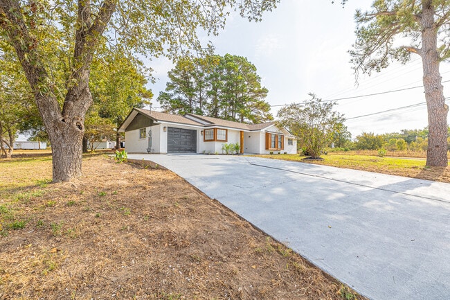 Building Photo - 707 Norwood Ln