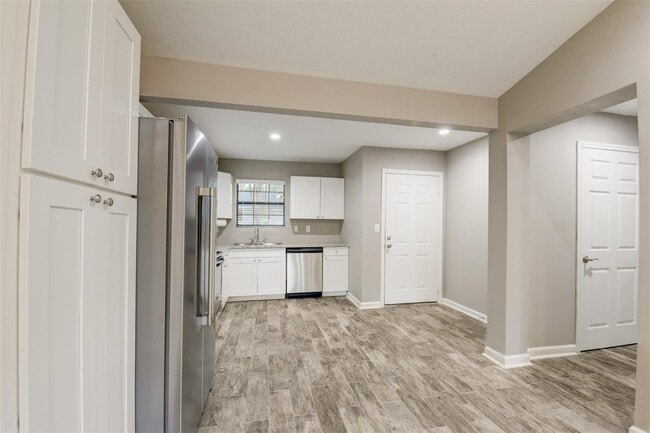Building Photo - 3491 Balboa Cir