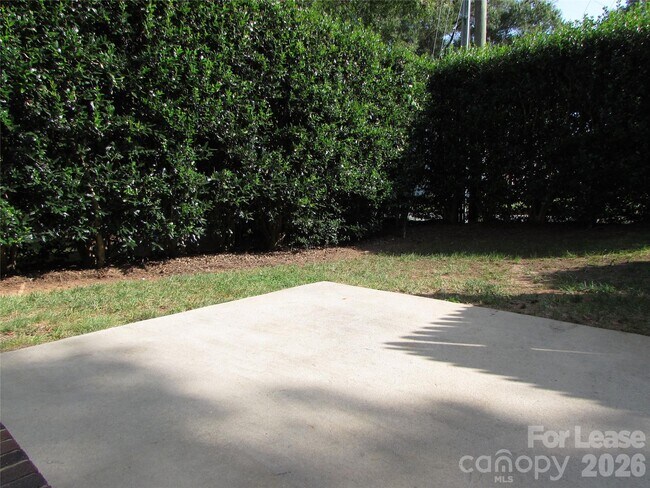 Building Photo - 108 Teaberry Ct