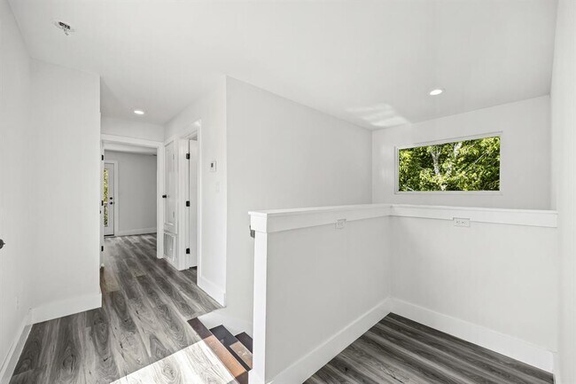 Building Photo - 813 Chihuahua St