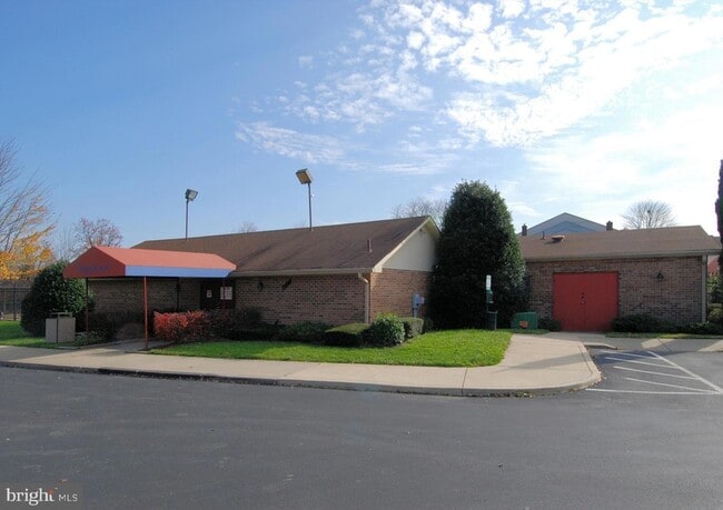 Building Photo - 13164 Musicmaster Dr