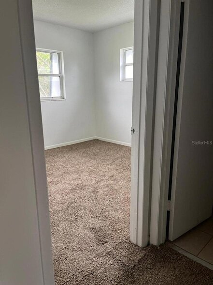 Building Photo - 1611 SE 25th St