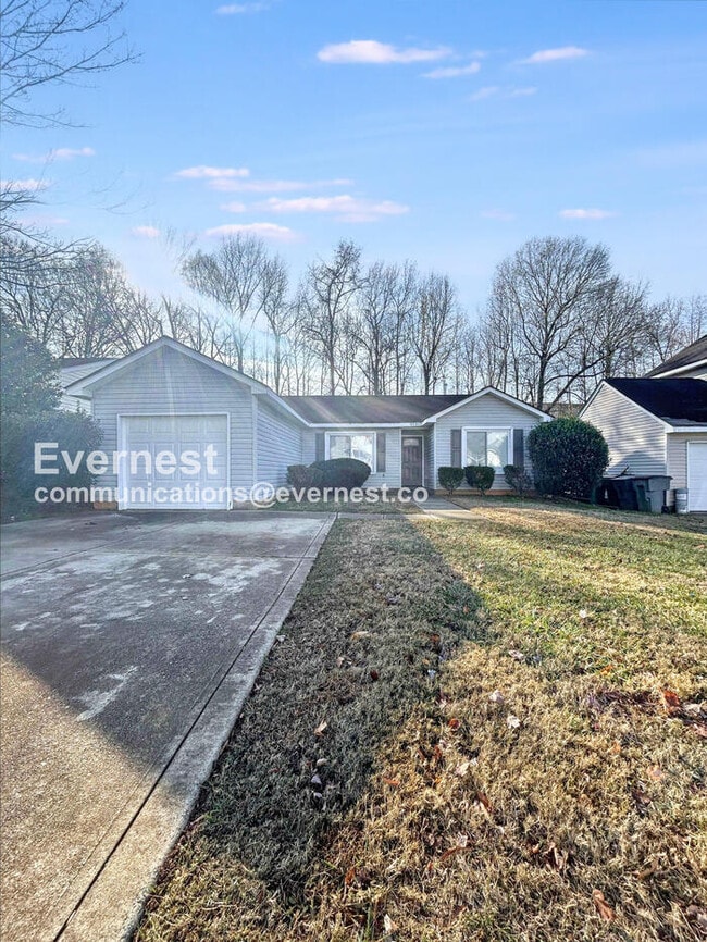 Building Photo - Limited Time Special Offer / 3 Bed, 2 Bath Home with Attached Garage and Hookups