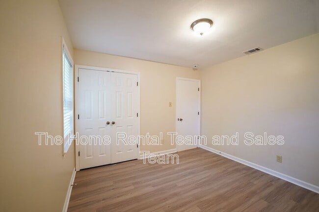 Building Photo - 109 W Fourteenth St