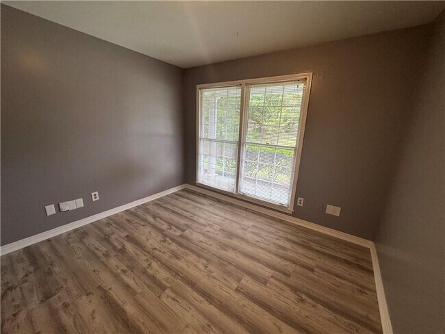 Building Photo - 1054 Gallen Ct