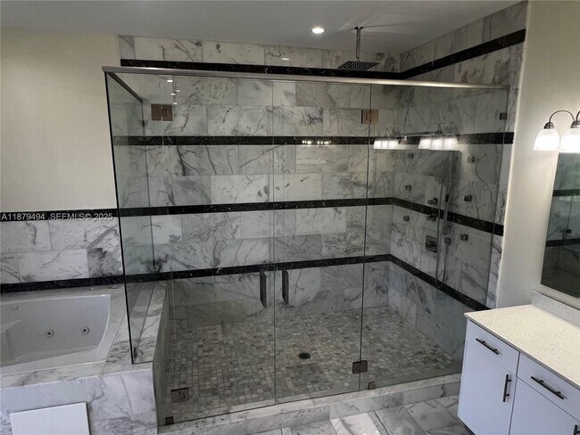 Building Photo - 6121 Marinel Say Dr