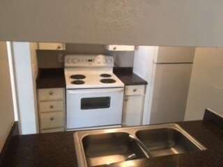 Building Photo - 3921 Wyandotte