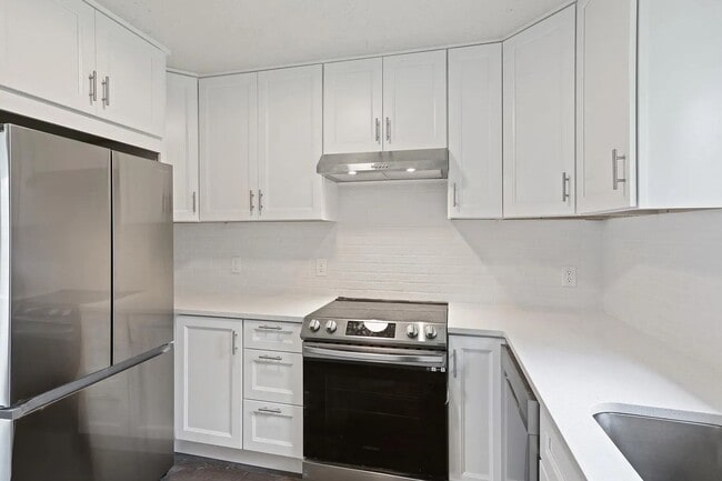 Building Photo - Newly Renovated 3-Bedroom Home in North Po...