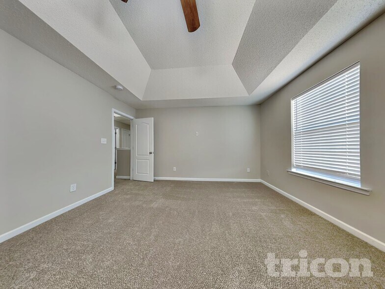 Building Photo - 30 Kendall Ln