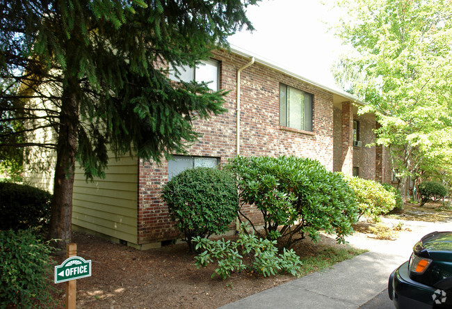 Primary Photo - Tapiola Manor Apartments