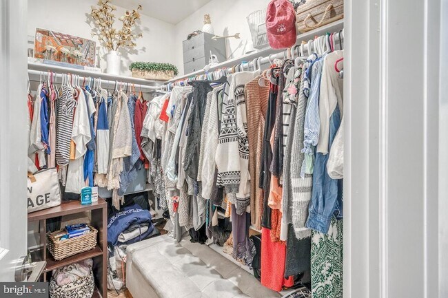 Building Photo - 1431 N 5th St