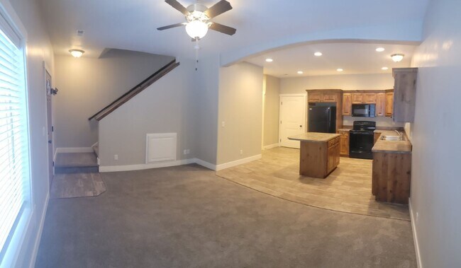 Building Photo - Fra-565