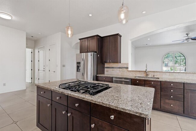 Building Photo - 8917 Villa Norte Dr