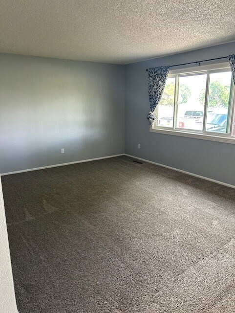 Building Photo - 122 Peters St