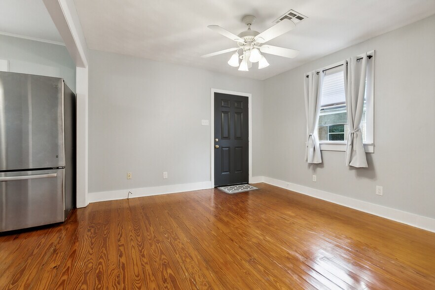 Building Photo - 209 Vine St