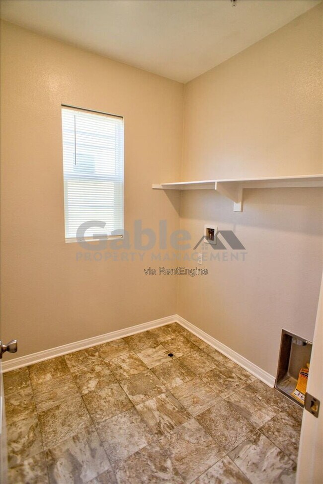 Building Photo - 27477 Boulderview Way