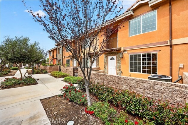 Building Photo - 16408 Valencia Ave