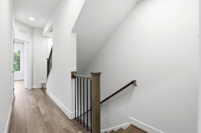 Building Photo - 6924 Rockledge Dr
