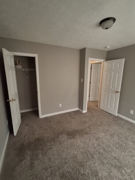 Building Photo - 804 Zadock Dr