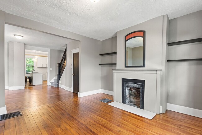 Building Photo - 1287 Mooberry St