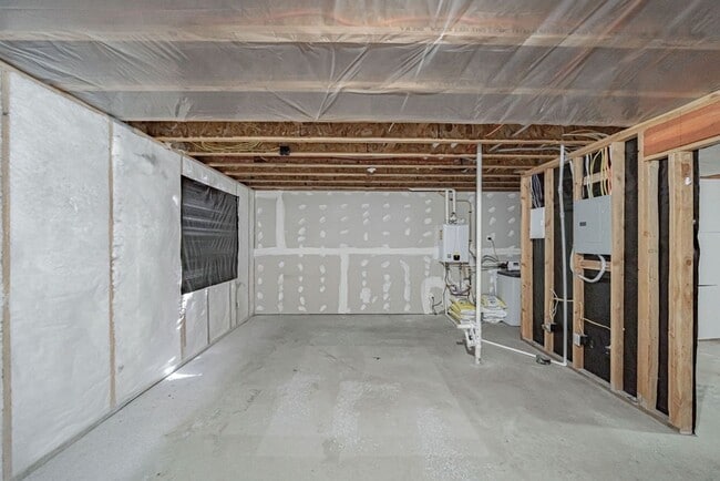 Building Photo - 3 bed 1.5 bath Townhome