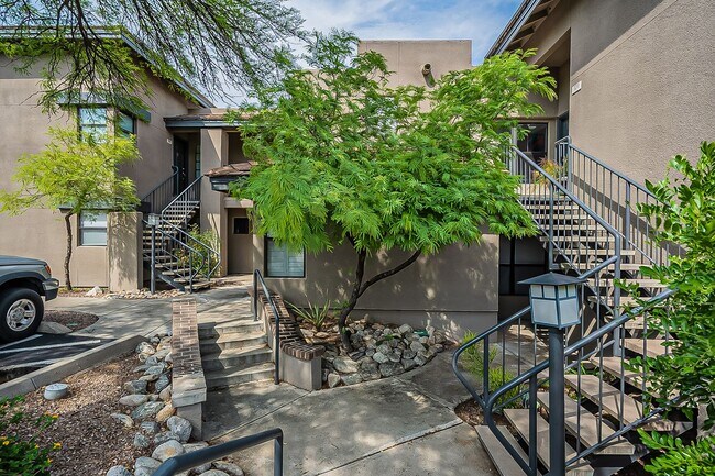 Building Photo - 5855 N Kolb Rd