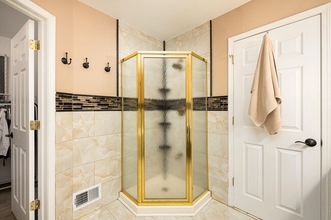 Building Photo - 4025 Rolling Meadow Ln