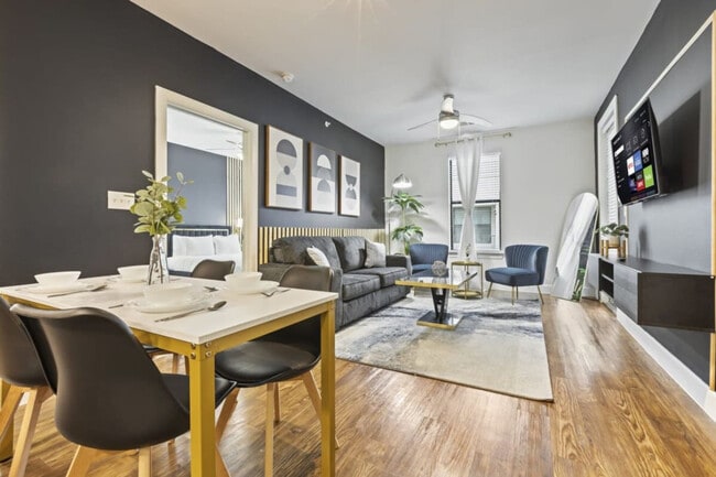 Primary Photo - 5725 Town and Country Blvd